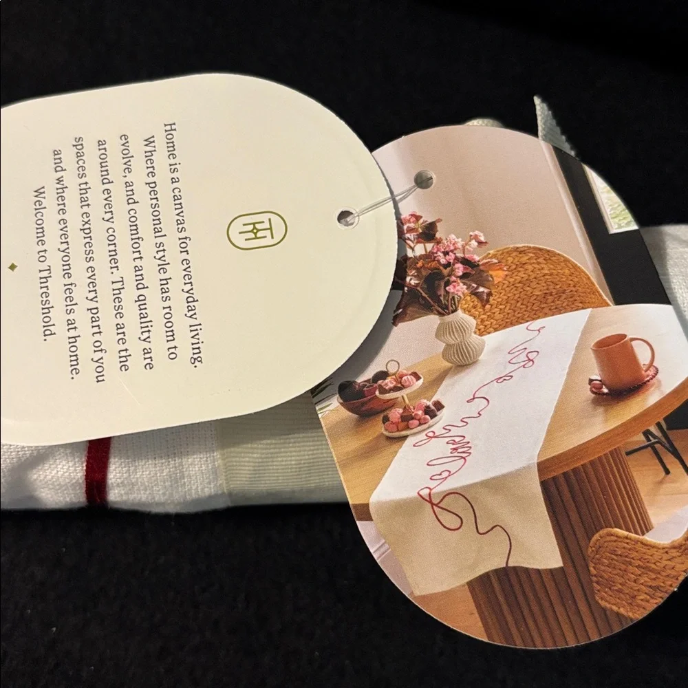 Table Runner with Napkins Red Ribbon Minimalist